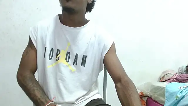 Snapshot of antonela-cris chatting on 01.17.26 antonela-cris online show from 01.17.26