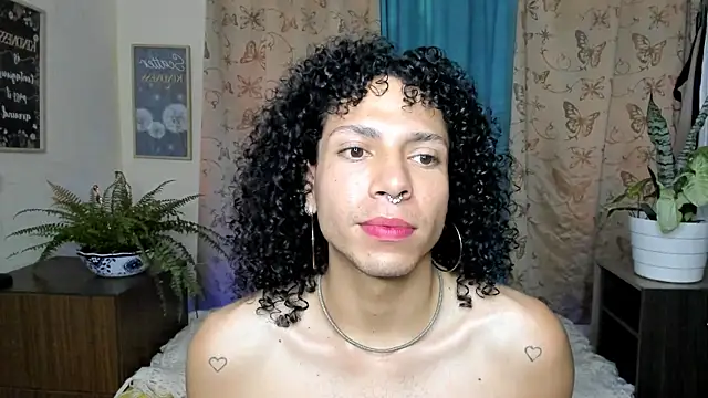 Snapshot of Angel_White25 chatting on 02.08.26 Angel White25 online show from 02.08.26