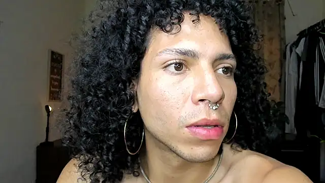 Snapshot of Angel_White25 chatting on 02.14.26 Angel White25 online show from 02.14.26