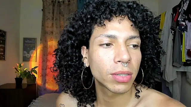 Snapshot of Angel_White25 chatting on 02.17.26 Angel White25 online show from 02.17.26