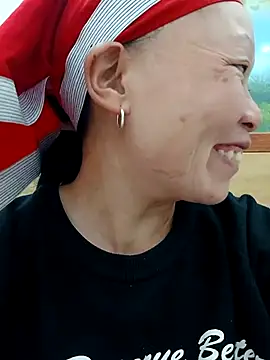 girl-hot2x online show from 01.10.26