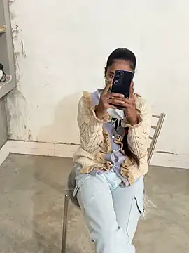 Snapshot of Riya_917 chatting on 11.12.25 Riya 917 online show from 11.12.25