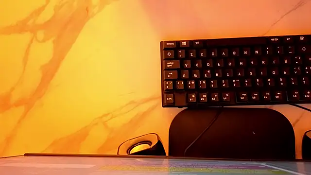 Snapshot of Juliana_Tx chatting on 11.16.25 Juliana Tx online show from 11.16.25