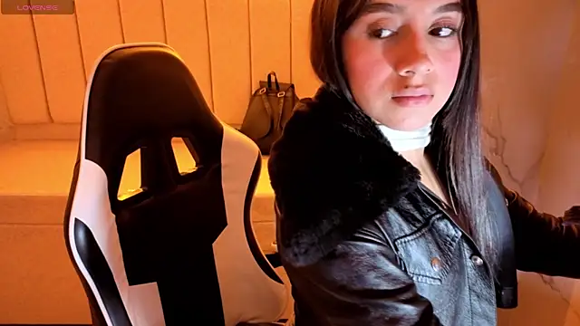 Snapshot of Juliana_Tx chatting on 11.25.25 Juliana Tx online show from 11.25.25