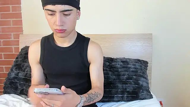Snapshot of ThiagoDV chatting on 07.23.26 ThiagoDV online show from 07.23.26
