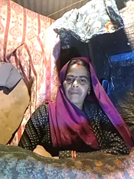 Snapshot of Neetujk chatting on 12.22.25 Neetujk online show from 12.22.25