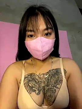 Snapshot of xu-ka chatting on 12.15.25 xu-ka online show from 12.15.25