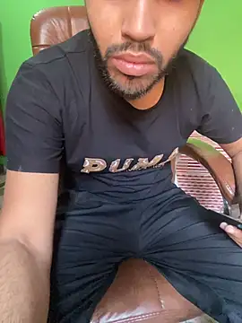 hotyyyyjonny online show from 05.18.26