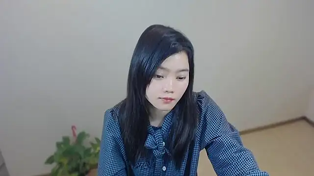 Snapshot of Shaurk chatting on 03.11.26 Shaurk online show from 03.11.26