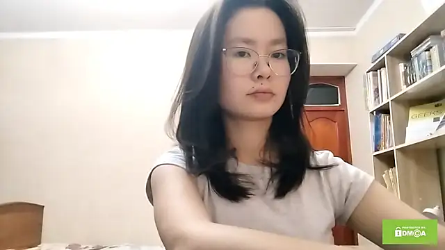 Snapshot of HuldaKye chatting on 12.19.25 HuldaKye online show from 12.19.25