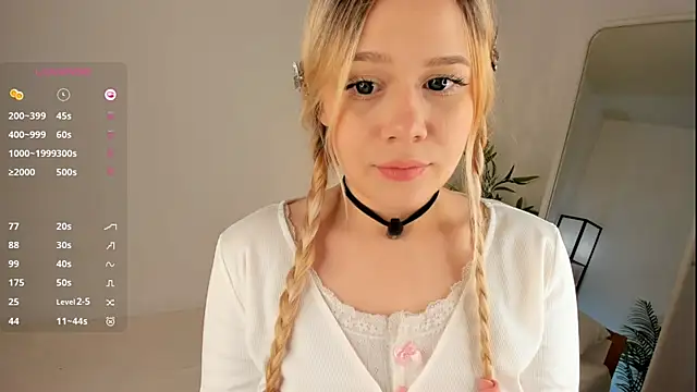 Snapshot of Love_audirs6 chatting on 11.24.25 Love audirs6 online show from 11.24.25