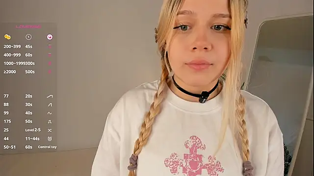 Snapshot of Love_audirs6 chatting on 11.25.25 Love audirs6 online show from 11.25.25