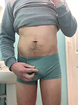 Snapshot of funguy19782 chatting on 12.21.25 funguy19782 online show from 12.21.25