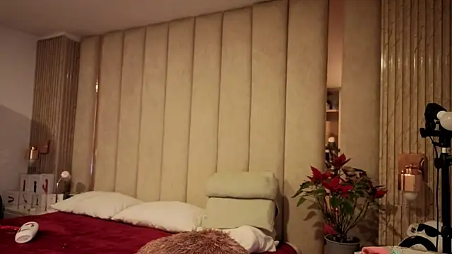 Snapshot of Iamnyxy chatting on 12.17.25 Iamnyxy online show from 12.17.25