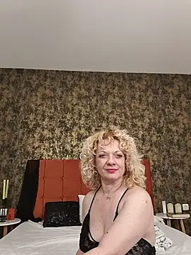 LittleCurlyGirl online show from 02.04.26