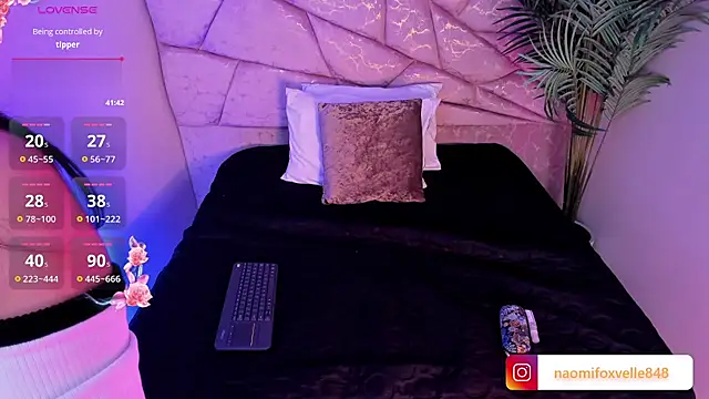 Snapshot of Atenea_Velle chatting on 12.03.25 Atenea Velle online show from 12.03.25