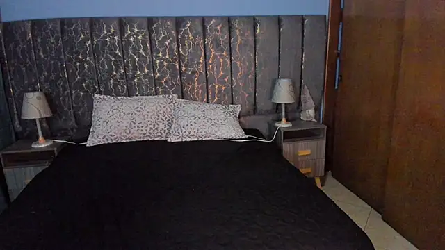 Snapshot of Atenea_Velle chatting on 12.22.25 Atenea Velle online show from 12.22.25