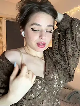 yoyogirlx online show from 02.20.26