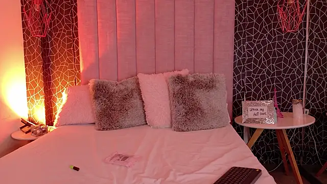 IrisDeLaVega  online show from 03.24.26