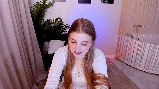 Snapshot of GoldenMirage chatting on 12.02.25 GoldenMirage online show from 12.02.25