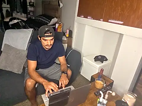 piggylatino online show from 11.13.25