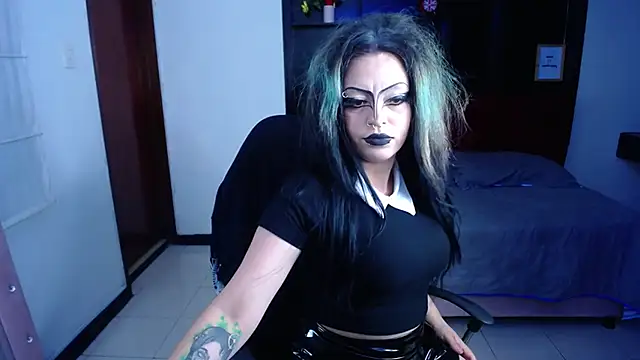 Snapshot of Belladonna_trix chatting on 11.25.25 Belladonna trix online show from 11.25.25