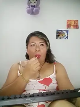 Snapshot of angi_daw chatting on 05.01.26 angi daw online show from 05.01.26