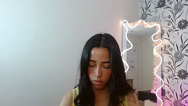 Snapshot of Joselyn_tay chatting on 12.18.25 Joselyn tay online show from 12.18.25