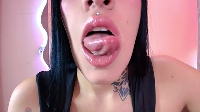 Snapshot of catte_jensen chatting on 11.23.25 catte jensen online show from 11.23.25