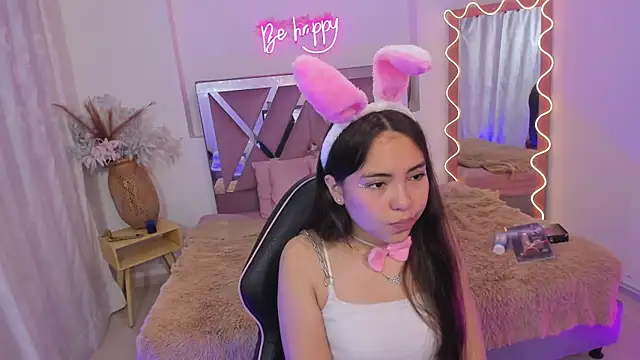 Snapshot of ISABELA_TAY chatting on 11.22.25 ISABELA TAY online show from 11.22.25