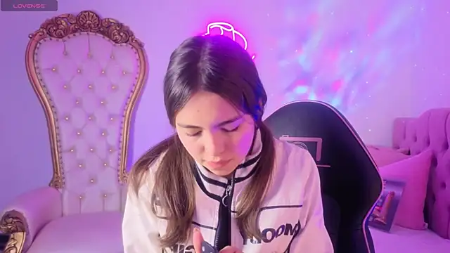 ISABELA TAY online show from 06.19.26