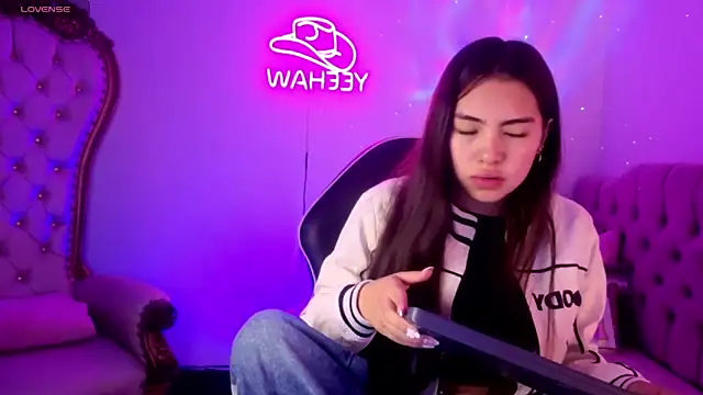 ISABELA TAY online show from 07.06.26