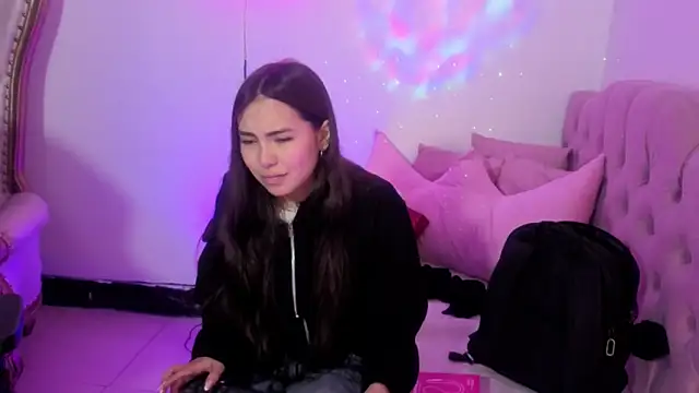 ISABELA TAY online show from 07.18.26