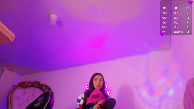 ISABELA TAY online show from 07.20.26
