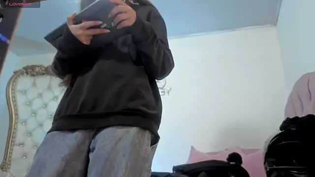 ISABELA TAY online show from 07.27.26