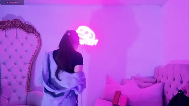 ISABELA TAY online show from 08.03.26