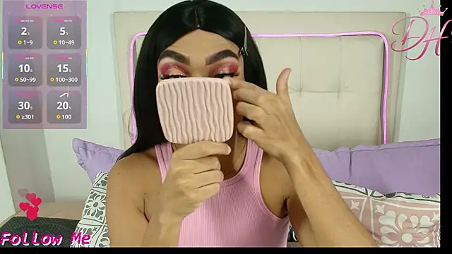 Daphne Hills online show from 03.21.26