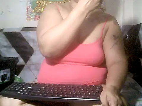 loriepinay46 online show from 11.25.25