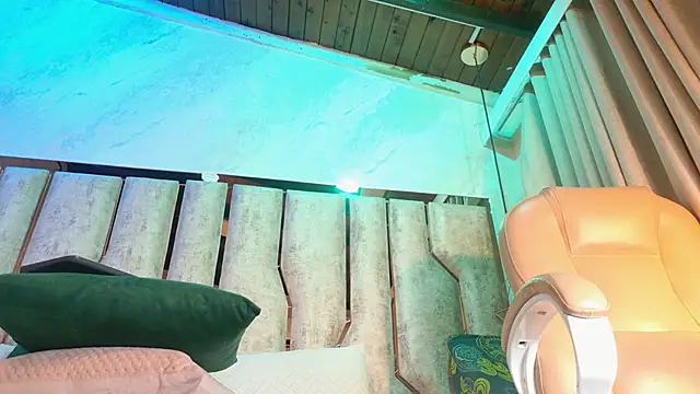 Caroline palmerr online show from 12.15.25