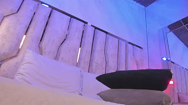 Caroline palmerr online show from 02.04.26