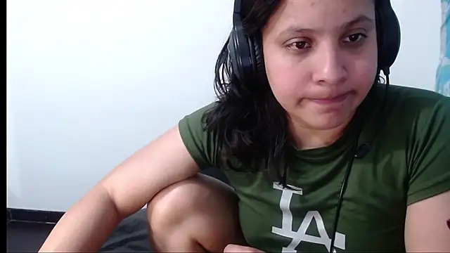 Snapshot of Little-rouse chatting on 01.14.26 Little-rouse online show from 01.14.26