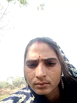 Snapshot of Nelug chatting on 11.20.25 Nelug online show from 11.20.25