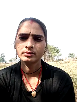 Snapshot of Nelug chatting on 11.21.25 Nelug online show from 11.21.25