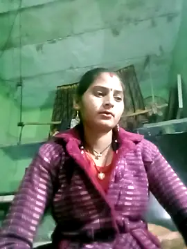 Snapshot of Nelug chatting on 12.01.25 Nelug online show from 12.01.25