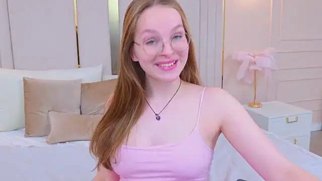 Snapshot of MadisonSmitt chatting on 06.18.26 MadisonSmitt online show from 06.18.26