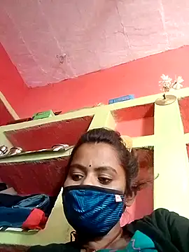 Snapshot of Kiranti_hot chatting on 11.17.25 Kiranti hot online show from 11.17.25