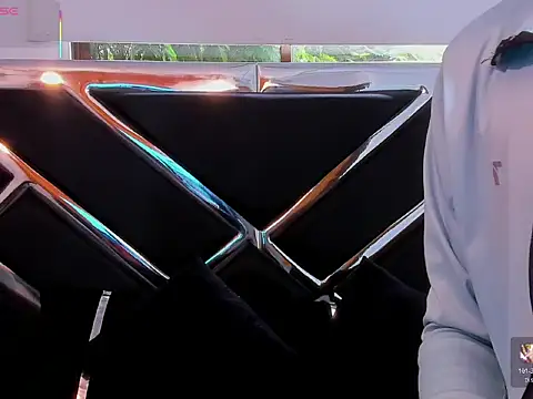 Snapshot of JacobRusso chatting on 12.19.25 JacobRusso online show from 12.19.25