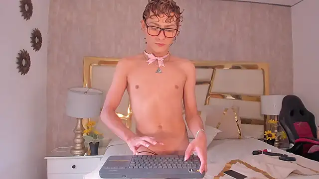 Snapshot of JacobRusso chatting on 07.18.26 JacobRusso online show from 07.18.26
