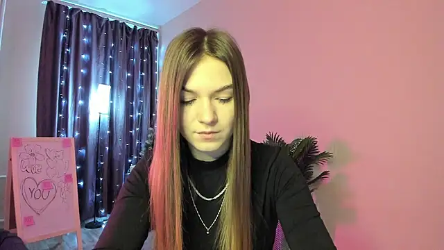 Snapshot of luna_lust_212 chatting on 02.19.26 luna lust 212 online show from 02.19.26