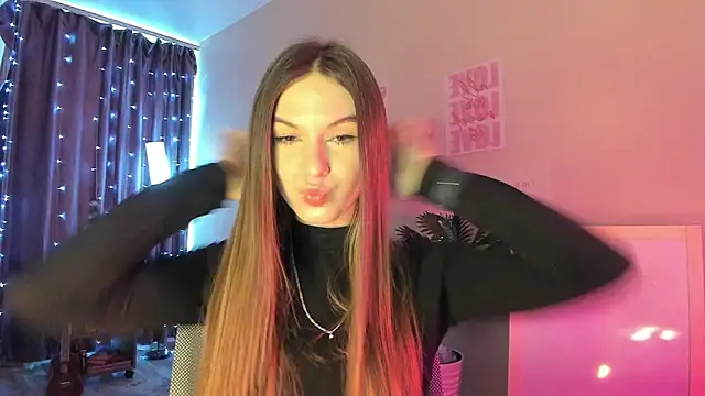 Snapshot of luna_lust_212 chatting on 03.15.26 luna lust 212 online show from 03.15.26